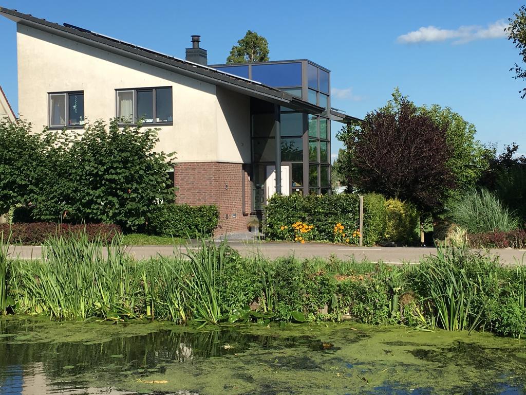 Bed & Breakfast Flowerzzz... Rotterdam Bagian luar foto