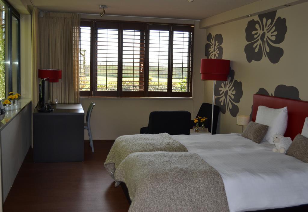 Bed & Breakfast Flowerzzz... Rotterdam Bagian luar foto
